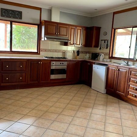 Bee'S Place - 3 Bedroom Home On 10 Acres Of Land With Distant Ocean Views Emu Bay Экстерьер фото