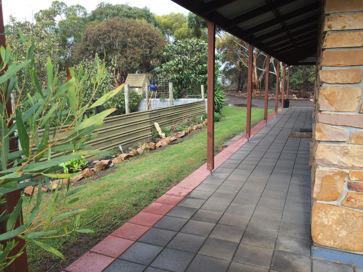 Bee'S Place - 3 Bedroom Home On 10 Acres Of Land With Distant Ocean Views Emu Bay Экстерьер фото