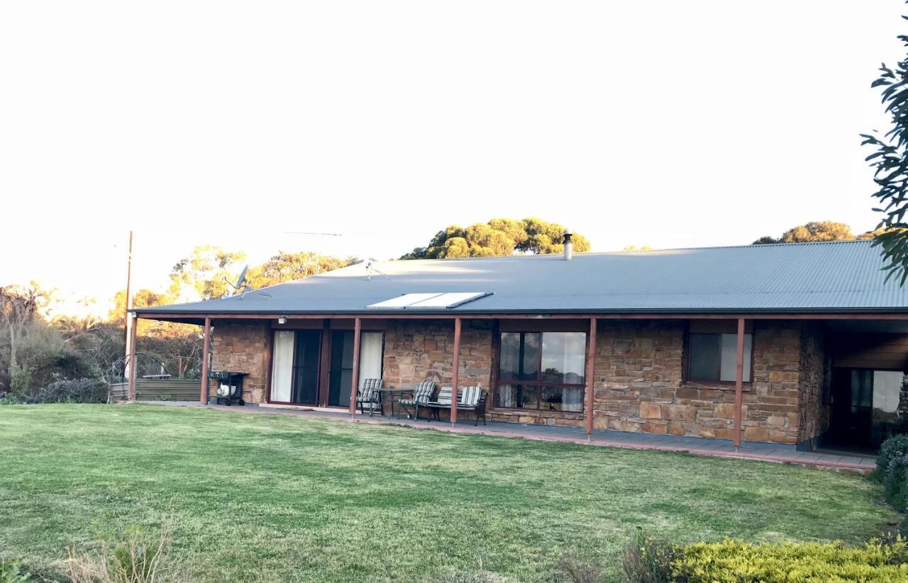 Bee'S Place - 3 Bedroom Home On 10 Acres Of Land With Distant Ocean Views Emu Bay Экстерьер фото